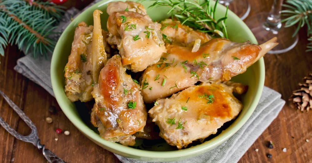 Geschmortes Kaninchen Ragout an Bier-Senf Sauce